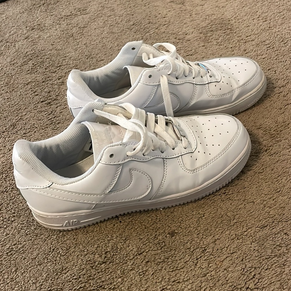 Shoes - Picture 4 of 5